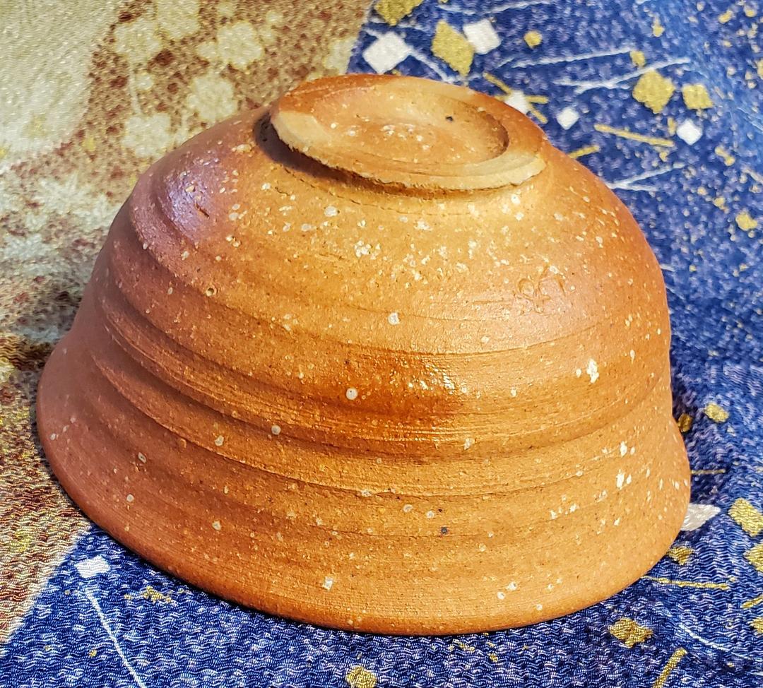 新品) 信楽焼 抹茶茶碗 ～金細工～