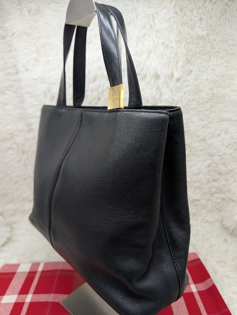 専用品。BURBERRY ブラックレザー ハンドバッグ