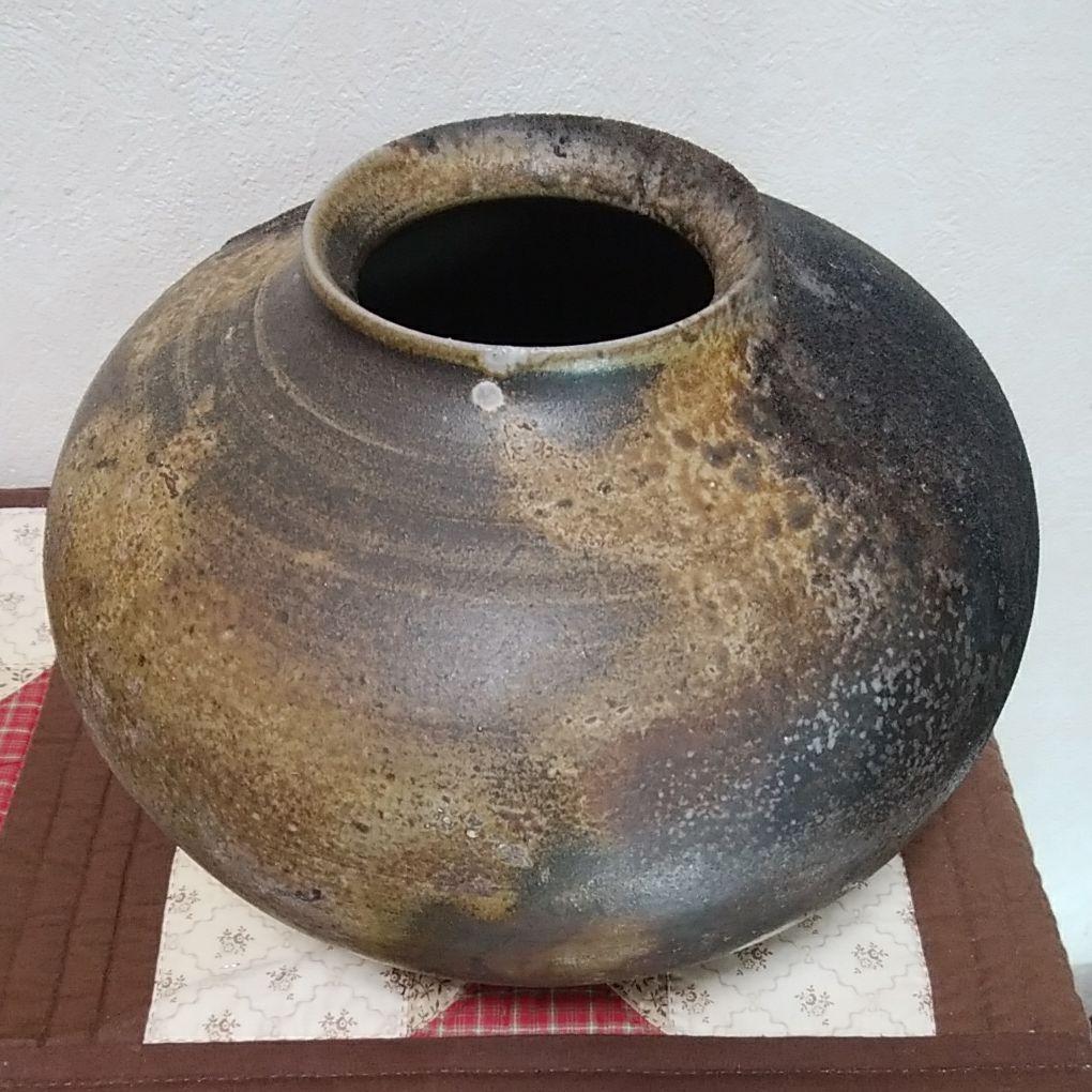 備前焼花瓶➕石造の置き 台