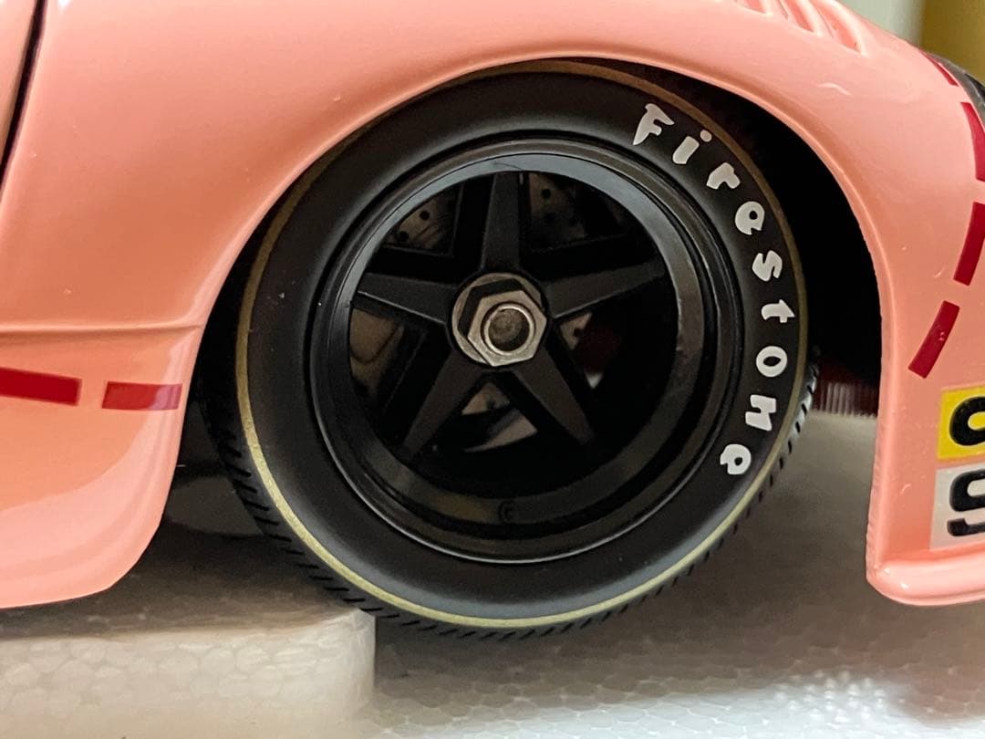 週末特価　ミニチャンプス　1/18 ポルシェ　917/20 ピンクピッグ