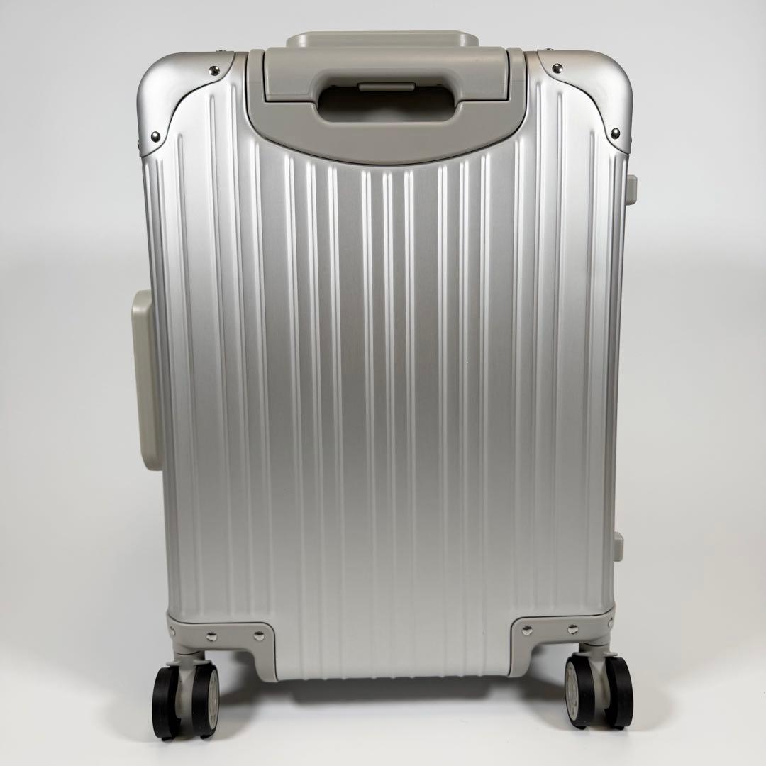 未使用級】メルセデスベンツ キャリーケース 32L シルバー 機内