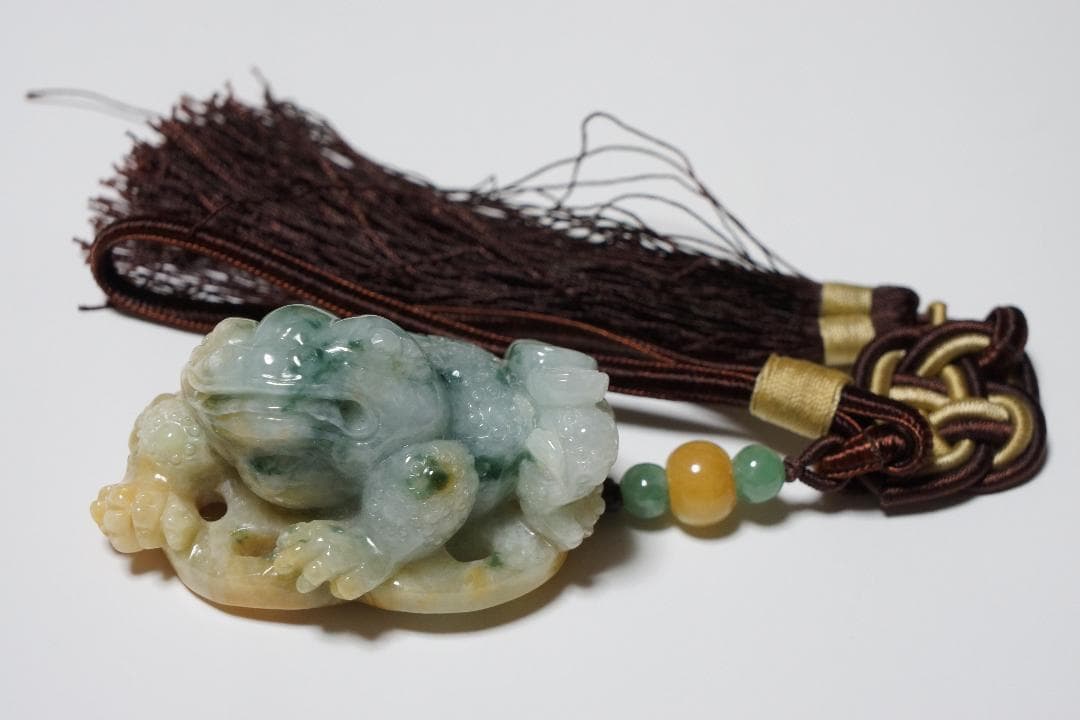 翡翠　置物　三本足蛙 翡翠 置物 三本足蛙 翡翠置物三本足蛙