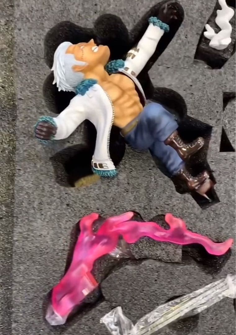 ONE PIECE  スモーカー ガレージキット ガレキ スタチュー②