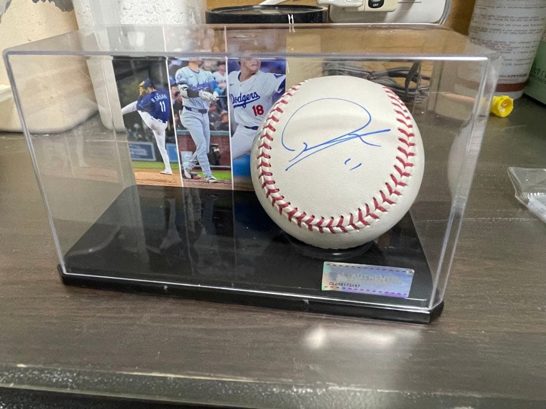 大谷翔平、山本由伸、佐々木朗希 トリプル直筆サインボール ケース入り