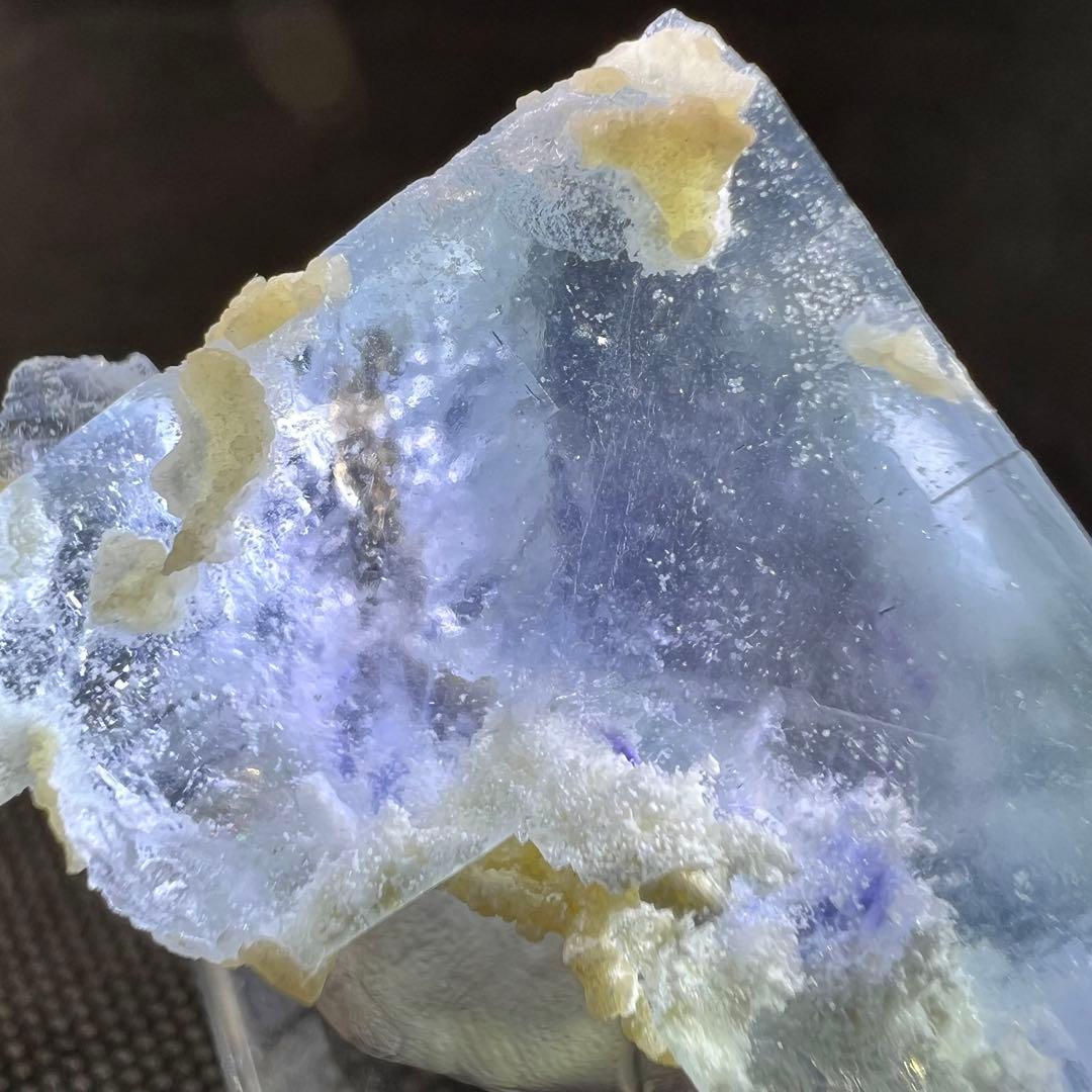 ヤオガンシャン産 クリアフローライト パープルファントム、ドロマイト内包