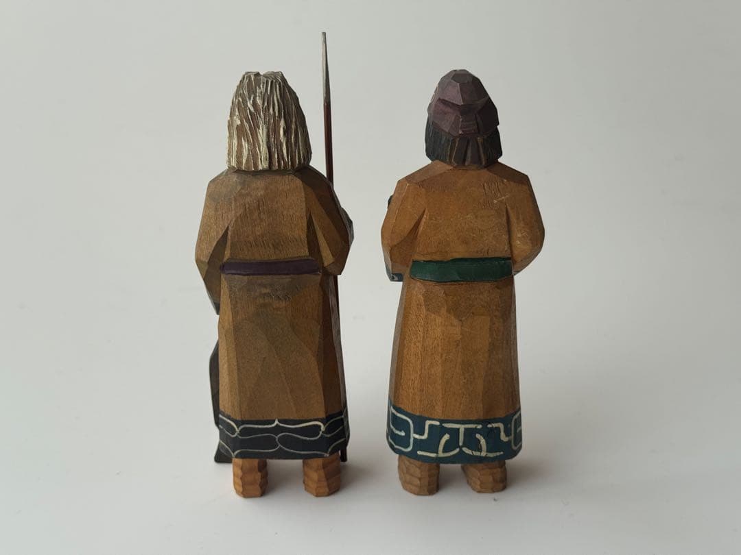 木彫り 農民美術 木端人形 アイヌ 夫婦 小熊 鮭 2体セット アイヌ 人形