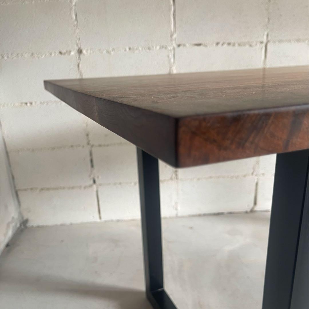 美品　ウォールナット無垢材　ダイニングテーブル　アイアン脚　脚取付位置変更可