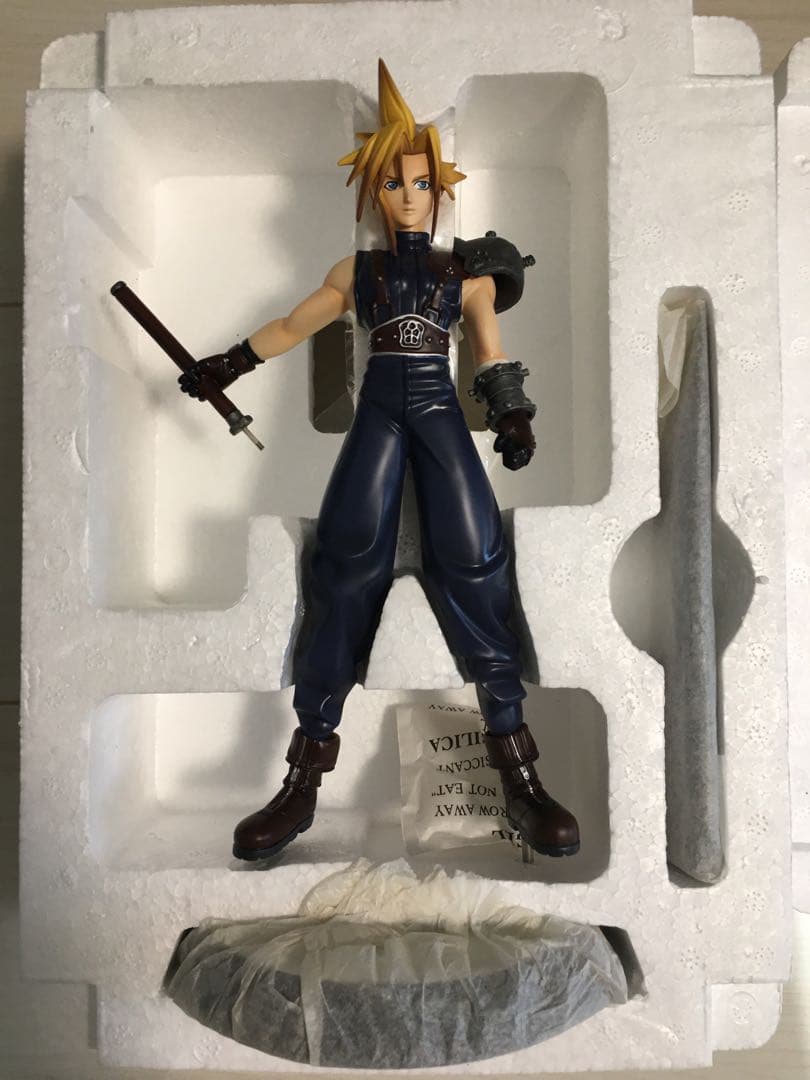 FINAL FANTASY VII クラウド コトブキヤ フィギュア