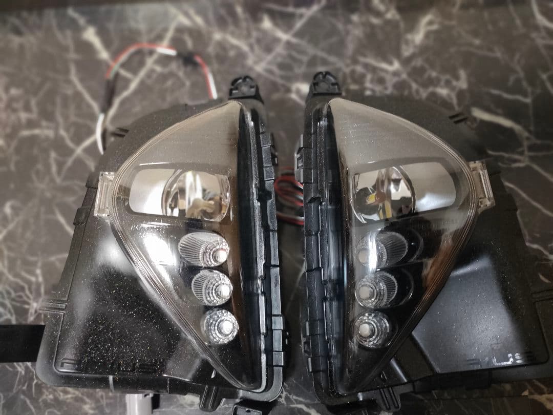 フルカラー】50プリウス 前期 フォグ インナーブラック ラメ h11バルブ