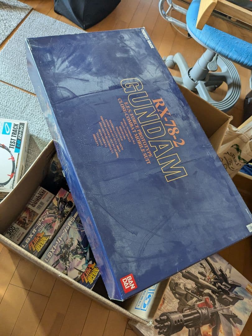 バンダイ ガンプラセット パーフェクトグレード ザクIIなど