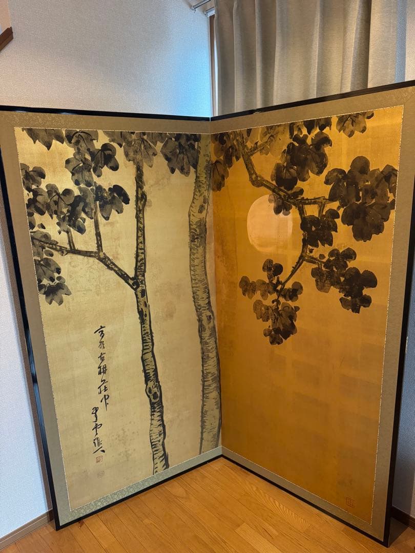 金地二曲屏風　月と樹木の画　インテリアにも合う日本画屏風 金地二曲屏風 月と樹木の画 インテリアにも合う日本画屏風