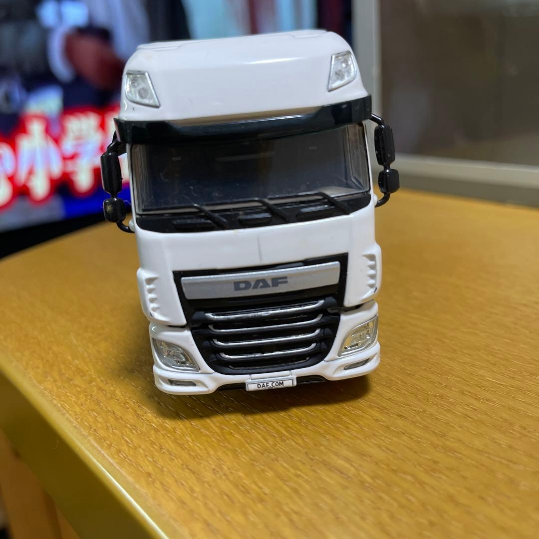 WSI Collectibles DAF XF 556 BZ 1:50 - メルカリ WSI Collectibles