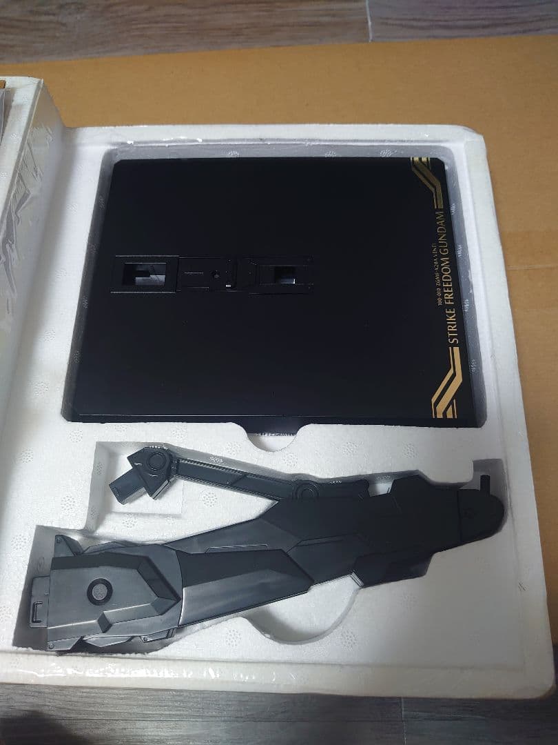 メタルビルド ストライクフリーダムガンダムSOUL BLUE + 光の翼セット