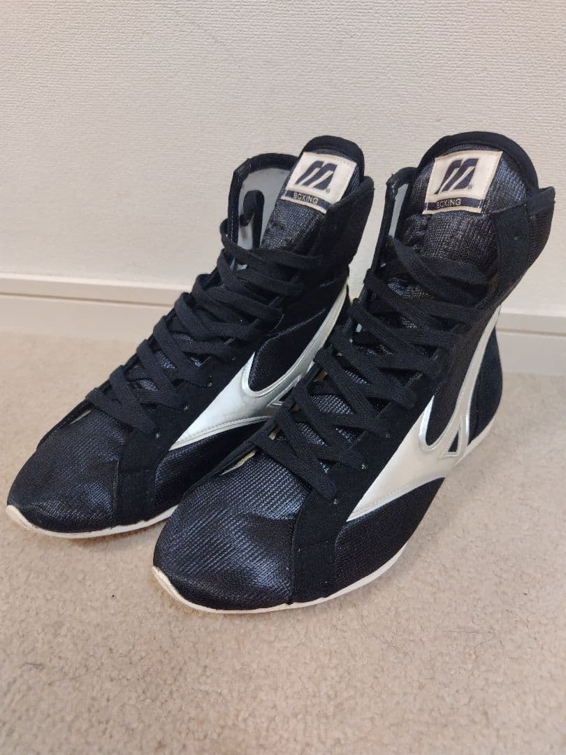 【極美品】ミズノ ボクシングシューズ　ブラック/シルバー　25.5cm