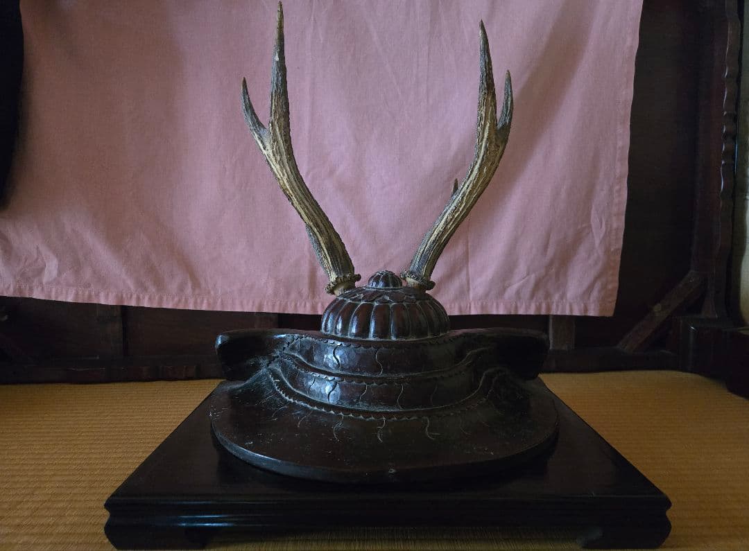 伝統的な日本の兜 (Kabuto)