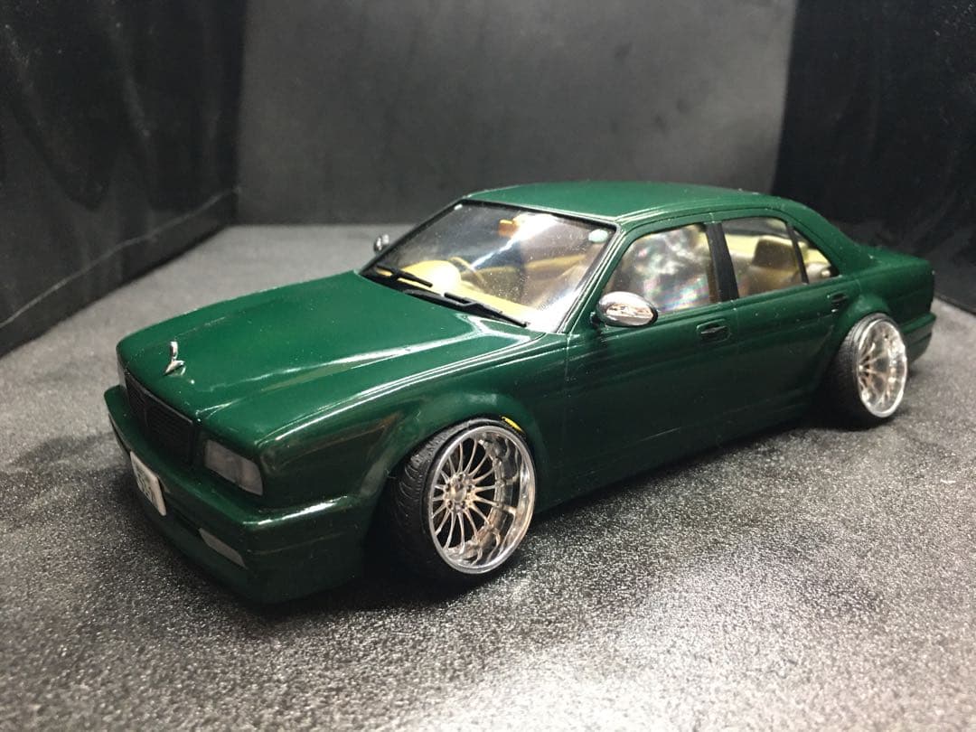 旧車VIPカープラモデル完成品1／２４アオシマ２３シーマ