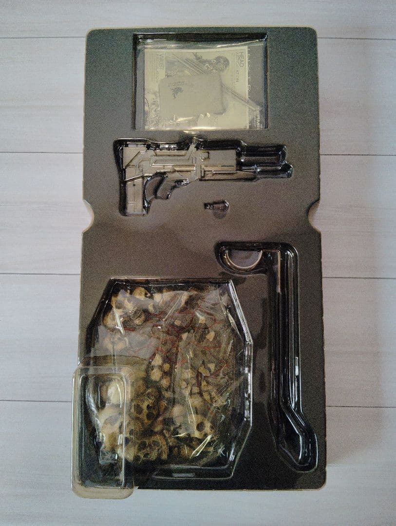 ホットトイズ ターミネーター1/4スケールフィギュア T-800エンドスケルトン