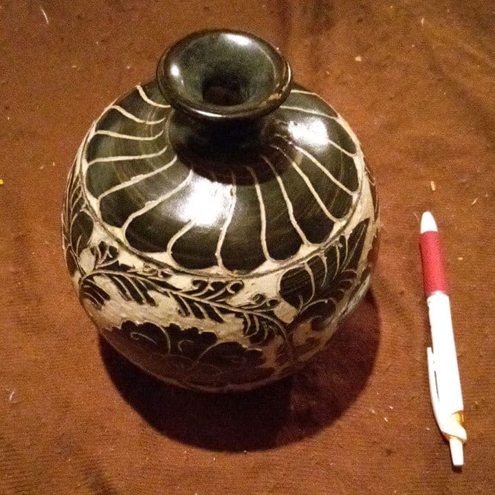 中国陶磁器 磁州窯 浮き彫り壺