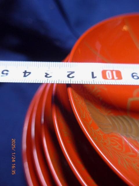 美品　大変素晴らしい蒔絵の「魚貝ずくし」絵変わり蒔絵　五つ組　盃台