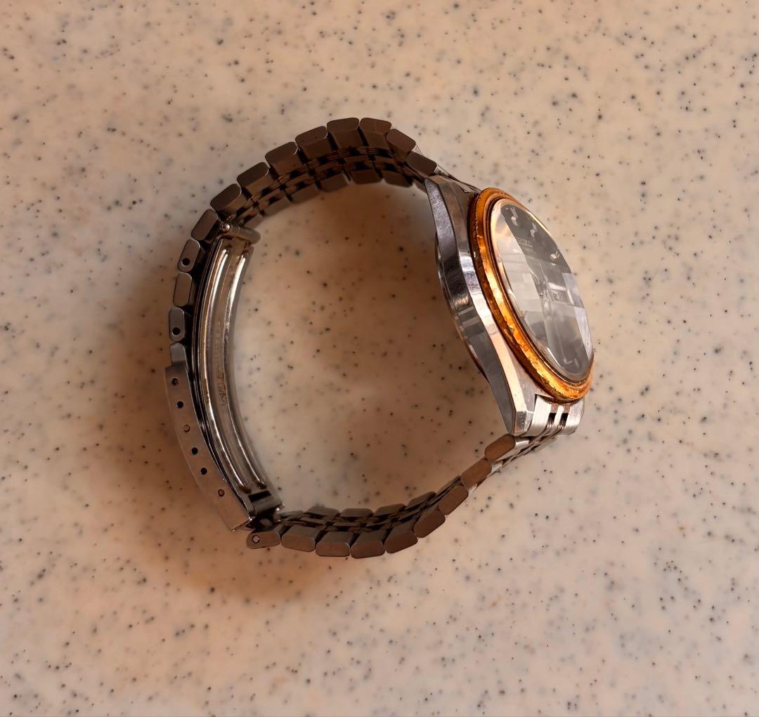 セイコー　アナログ腕時計　文字盤グリーン