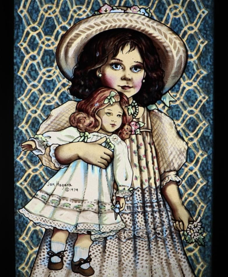 ジャン・ハガラ 少女と女の子の人形 ヴィンテージ ステンドグラス