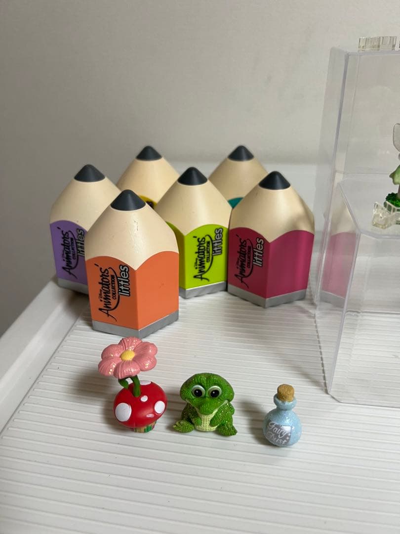 アニメータードール（ミニ）リトルズ、ピーターパン、ティンカーベルのフィギュア