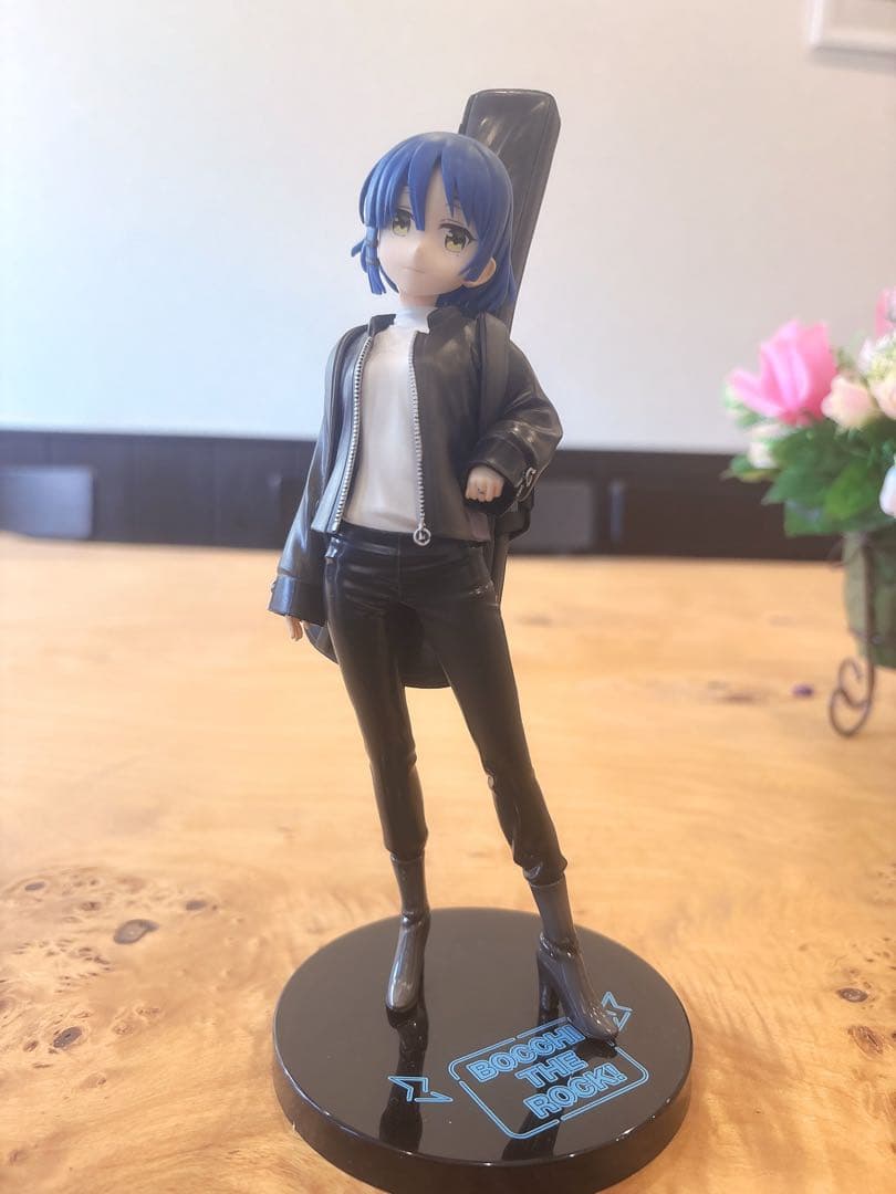 ぼっち・ざ・ろっく！一番くじ 山田リョウ フィギュア