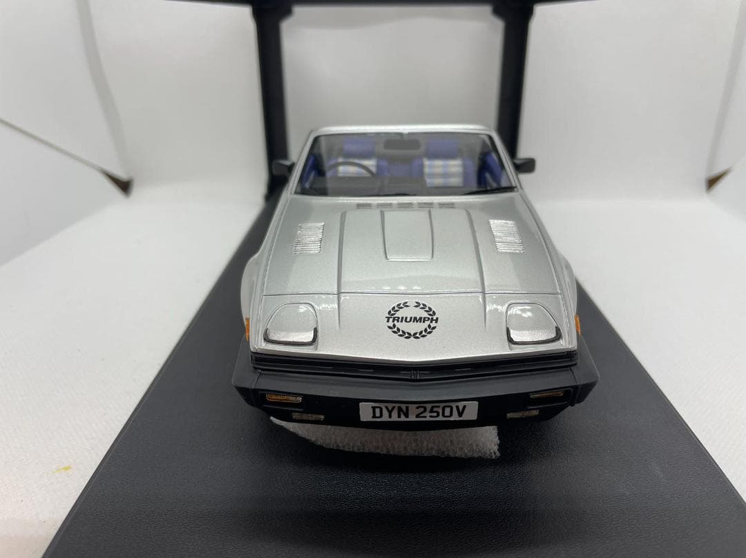 ミニカー 104-042 Cult 1/18 Triumph TR7 DHC 1980