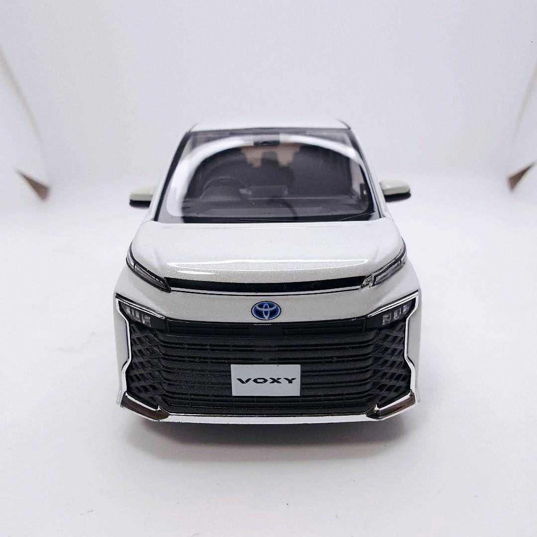 90系 ヴォクシー カラーサンプル ミニカー パールホワイトの通販はau