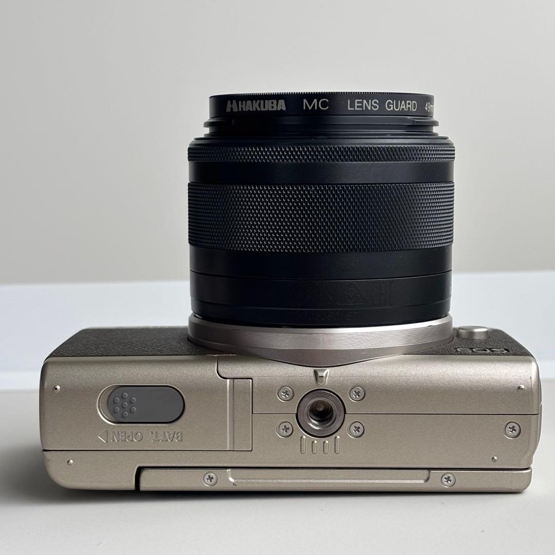 Canon EOS M200 リミテッドゴールドキット