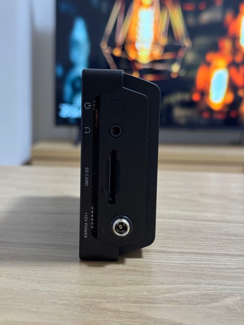 Blackmagic VideoAssist 5インチ 12G HDR