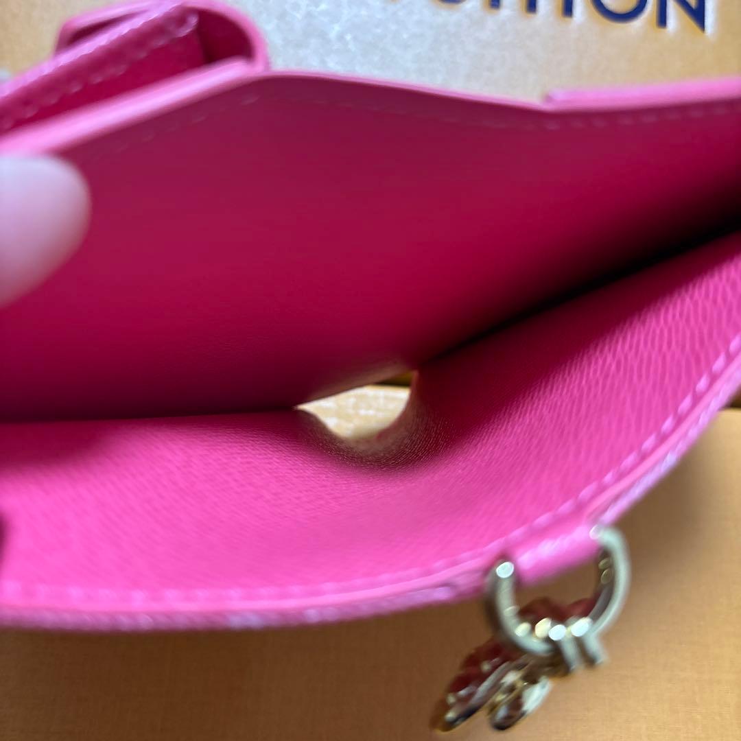 LOUIS VUITTON ポケットウォレット・LV チャーム