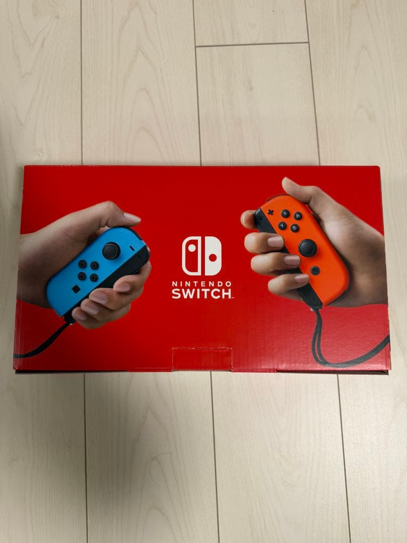 任天堂Switch本体（純正キャリングケース付き）