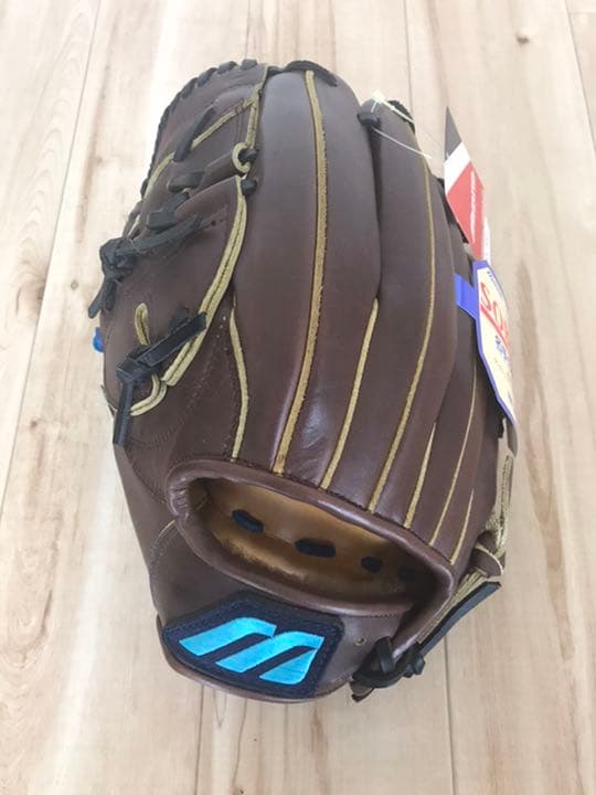 90 年代スリランカ作家Ajith さんが手掛けた雰囲気抜群の花瓶 90 年代