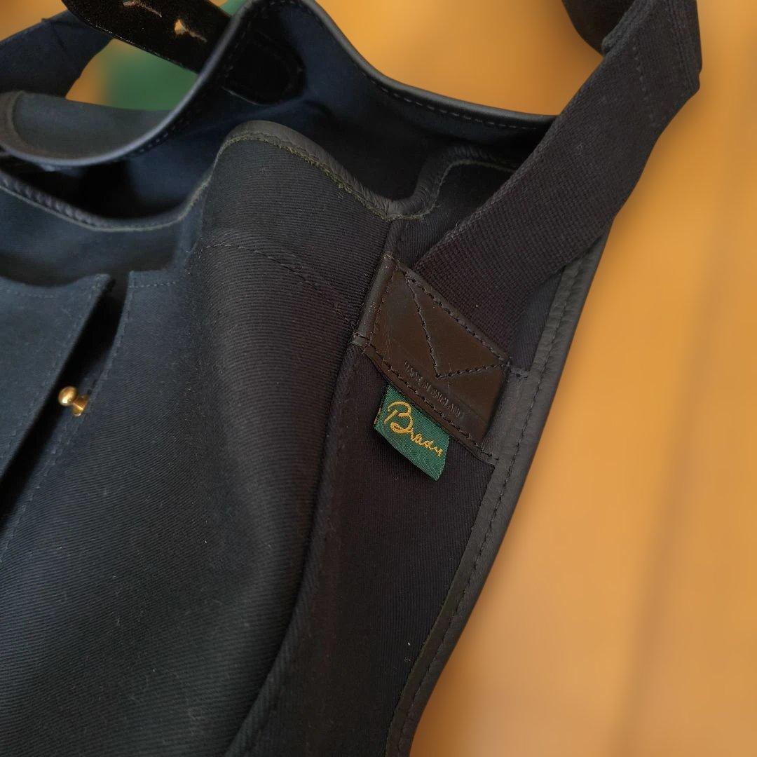 BRADY ショルダーバッグ