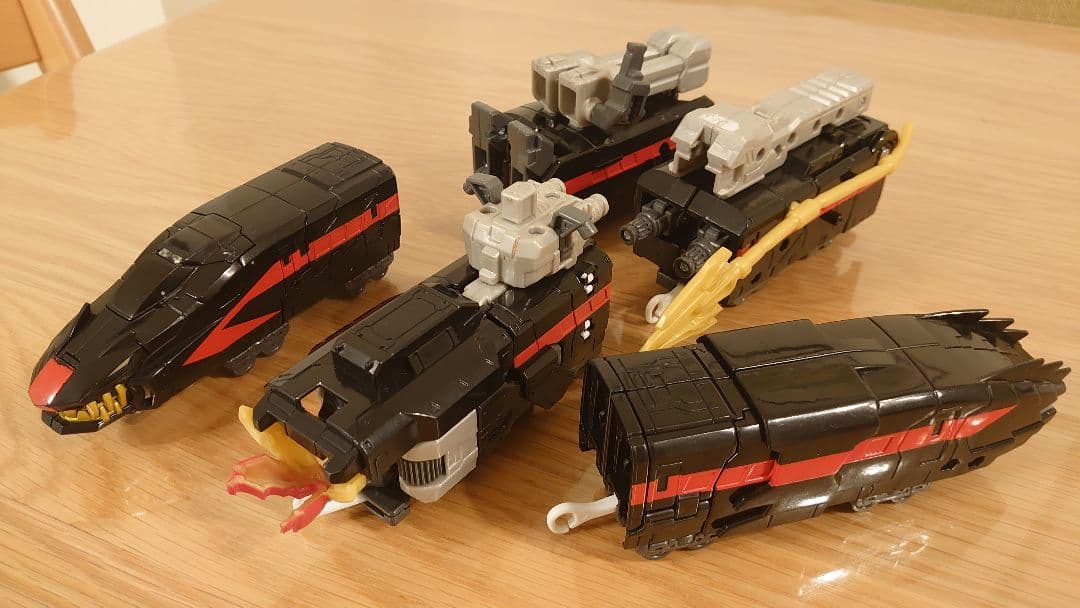 ☘️　新幹線変形ロボ　シンカリオンＺ　ダークシンカリオン