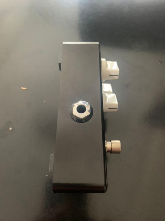 Suhr / Riot Distortion 限定黒色 (レア)