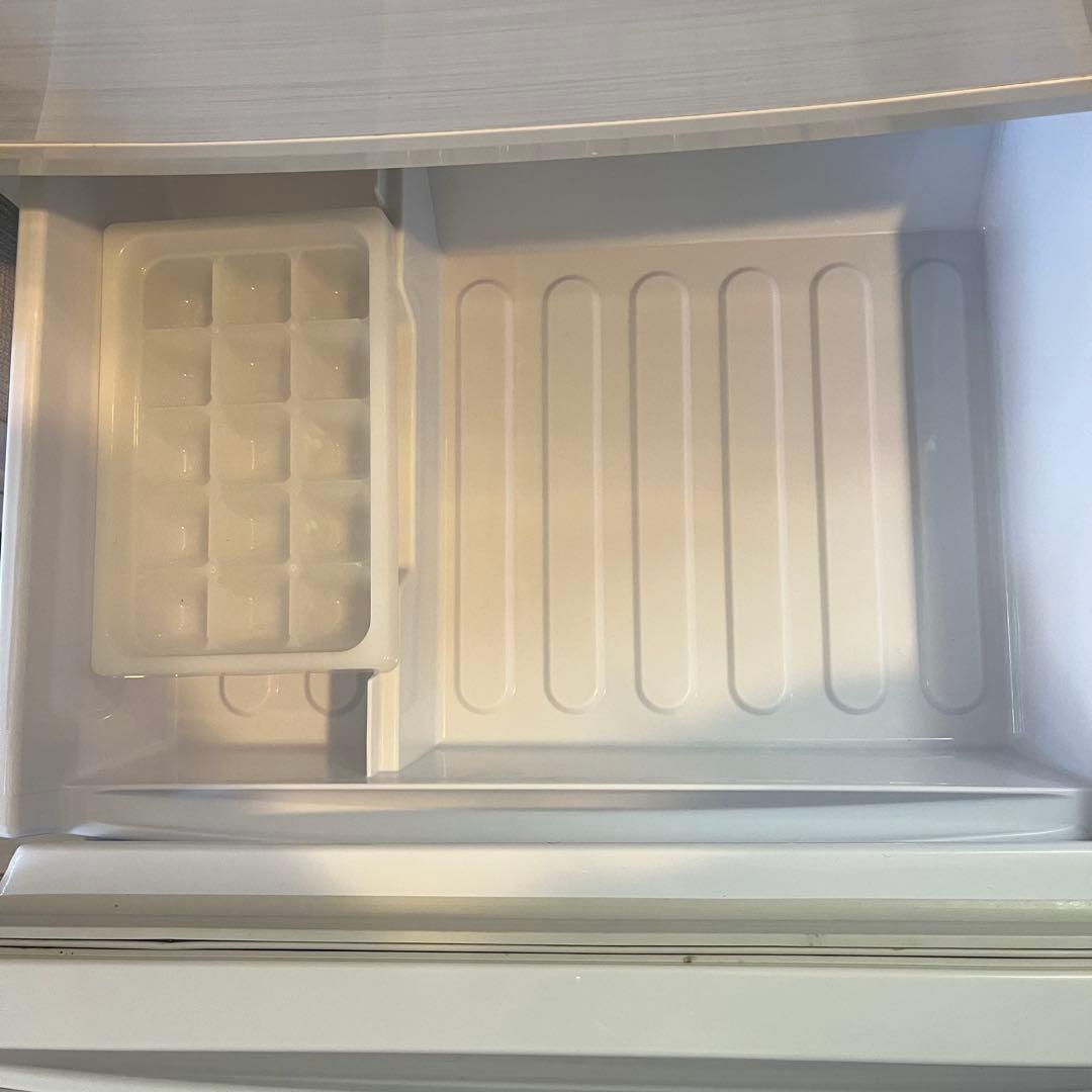 SHARP ホワイト冷蔵庫 フラットデザイン