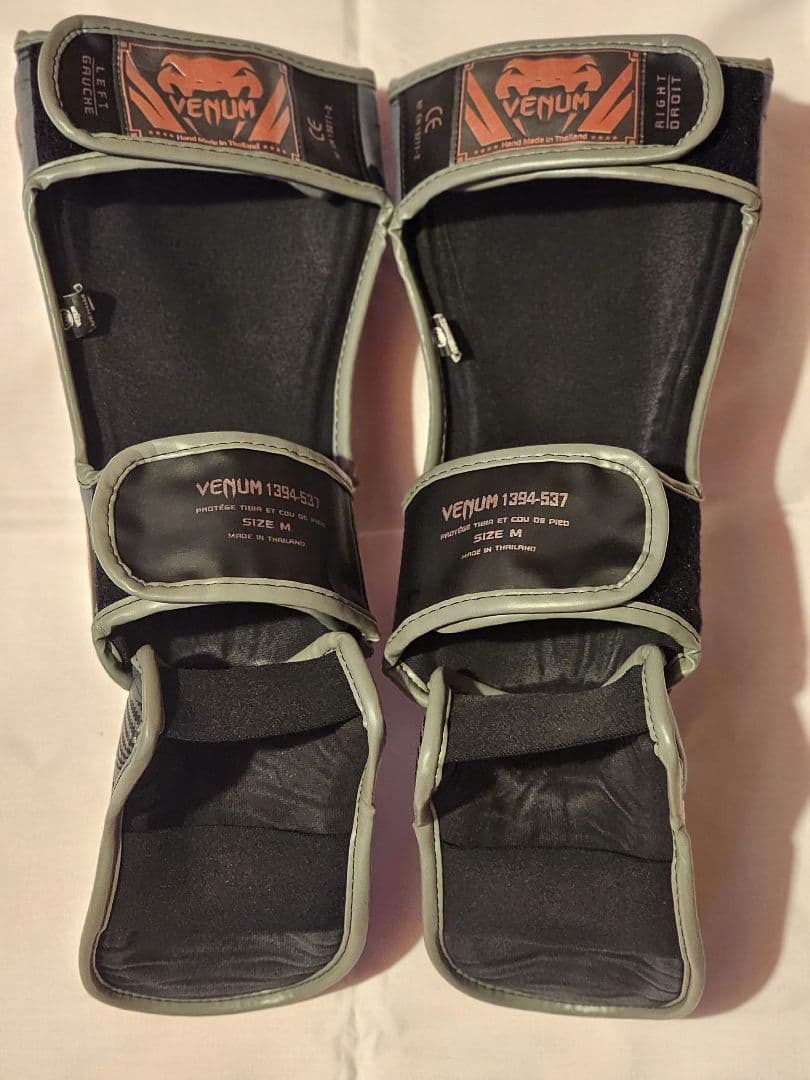 ろひもと様専用 Venum（ヴェナム) レガース Mサイズ