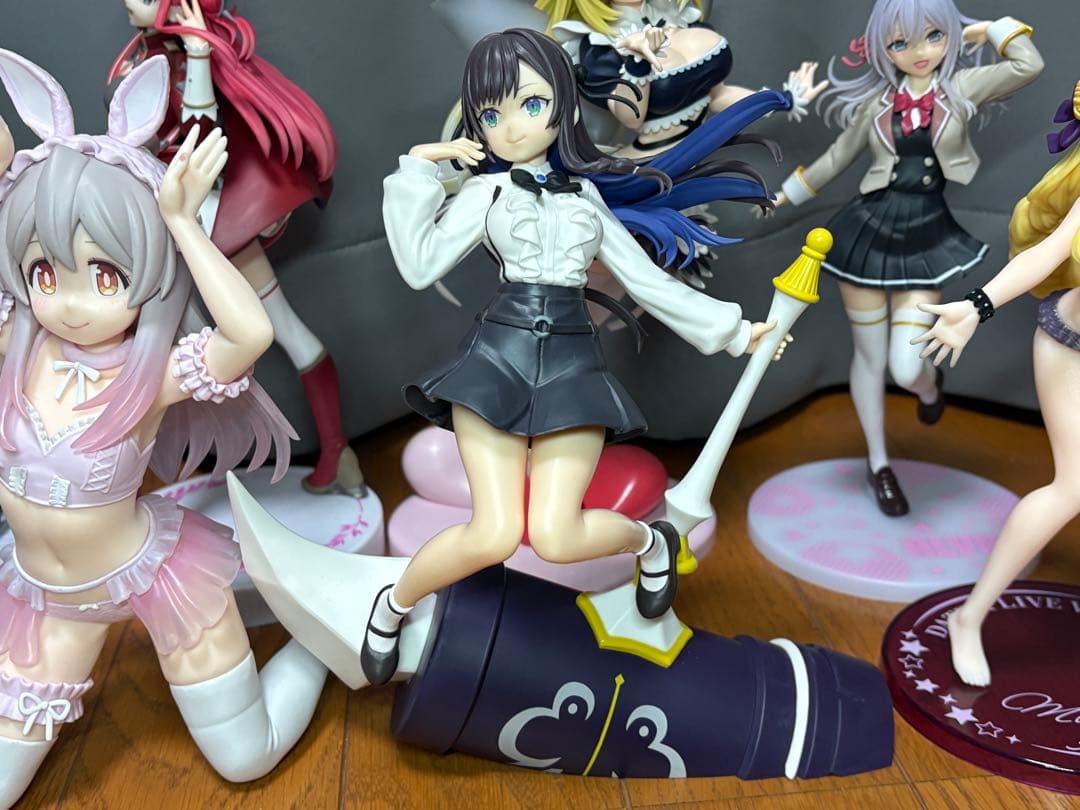 まとめ売り12体】美少女フィギュア まとめ売り12体 箱無し - メルカリ