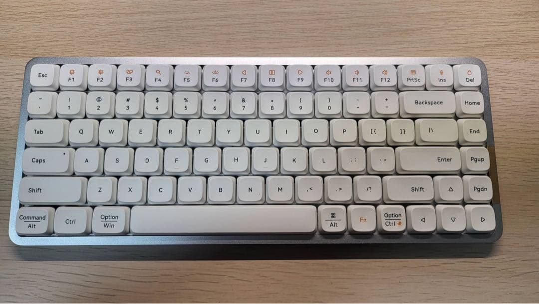 Lofree Flow ホワイト／薄型メカニカルキーボード／美品 メカニカルキーボード「Lofree FLOW」で至高の打鍵感を味わう