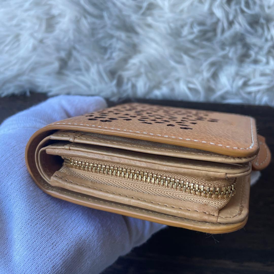 極美品】ゲンテン フラッターカットワーク 二つ折り財布 ヌメベージュ