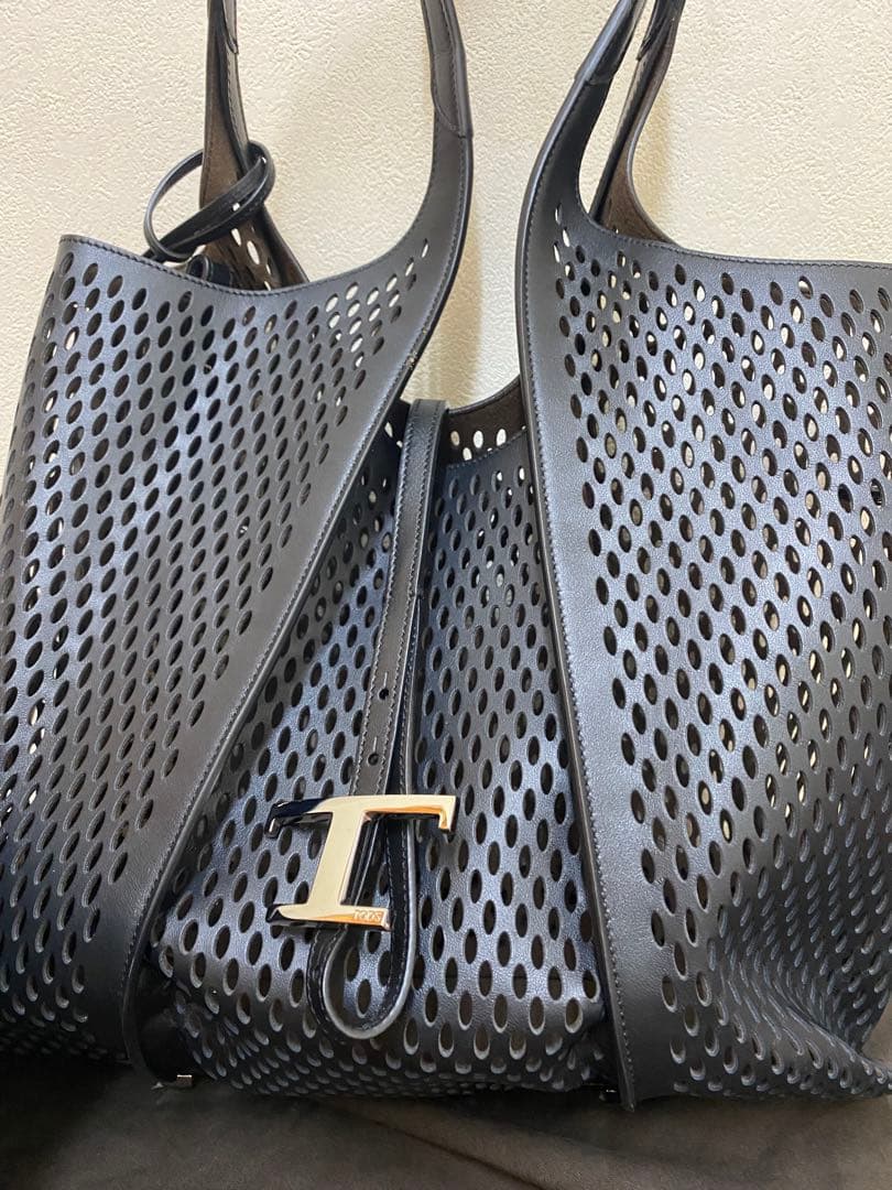 トッズ　ティータイムレス　T Timeless ハンドバッグ M 黒色　美品