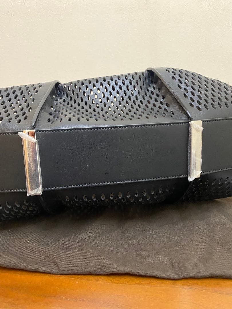 トッズ　ティータイムレス　T Timeless ハンドバッグ M 黒色　美品