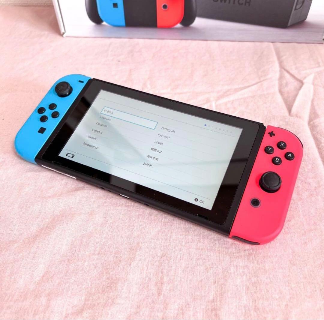 Nintendo Switch 本体ネオンブルー/ネオンレ ッド　ジョイコン付き