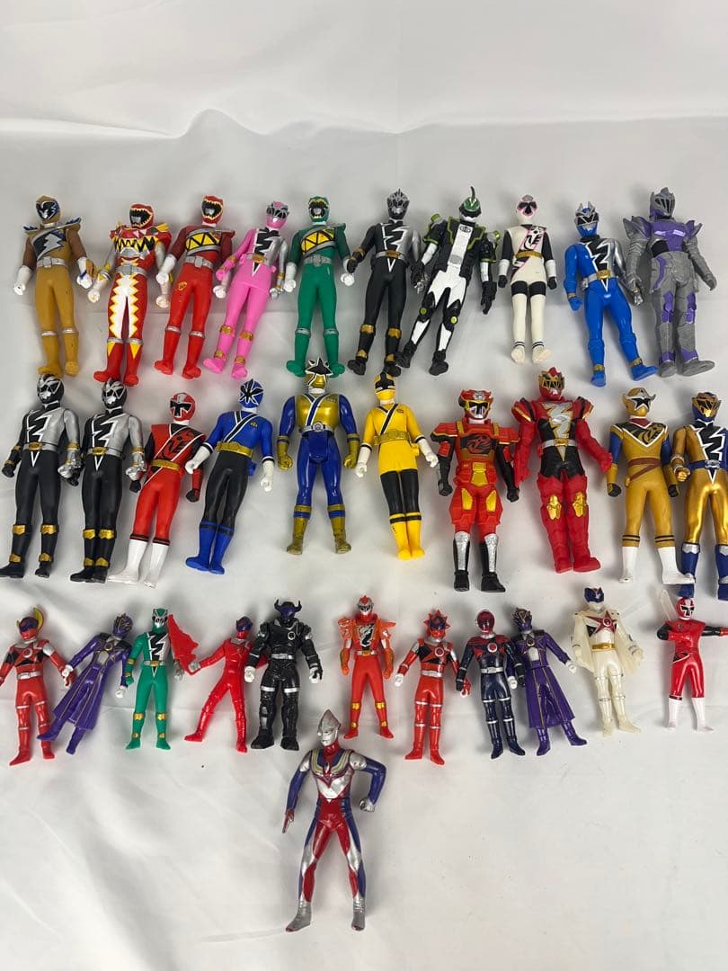 戦隊ヒーロー 仮面ライダー　ウルトラマンフィギュア　ソフビ