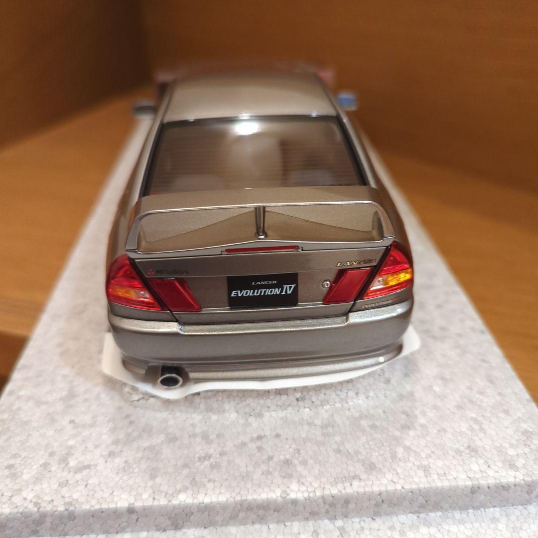 MOTOR　HELIX　三菱　ランサーエボリューションⅣ　1/18