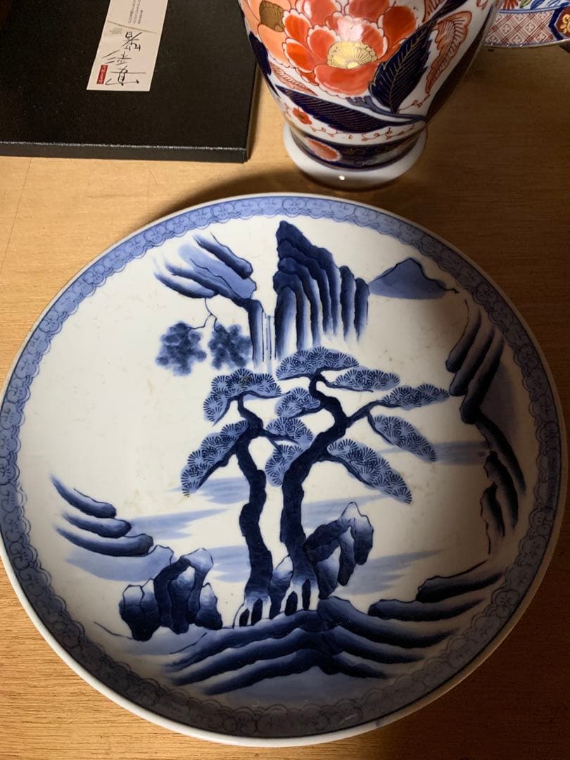 青白磁の風景画皿 青白磁渕叩き | 銘々皿 - 有田焼のまるぶんオンラインストア