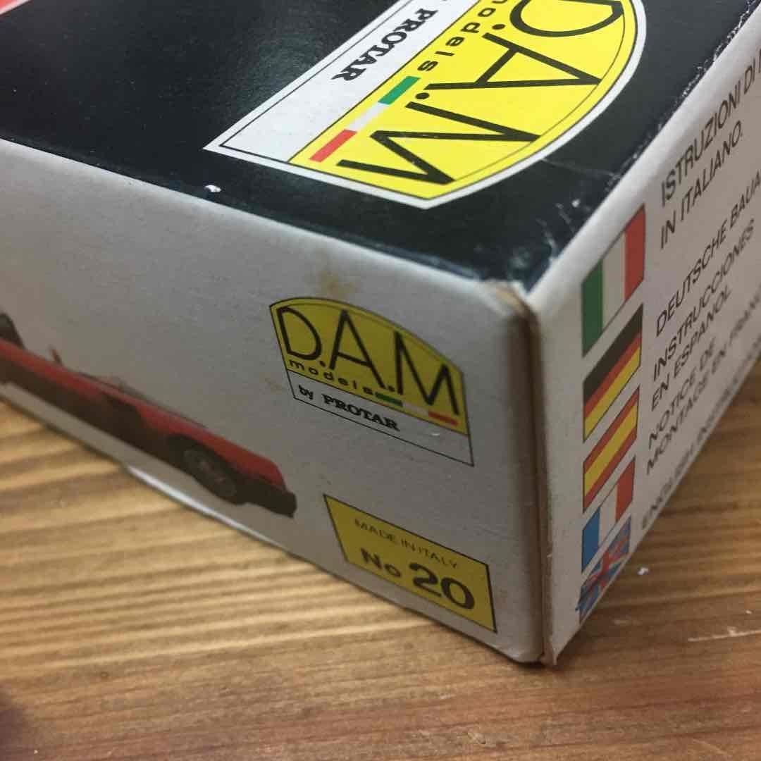 ミニカー Ferrari MONDIAL T  D.A.M models