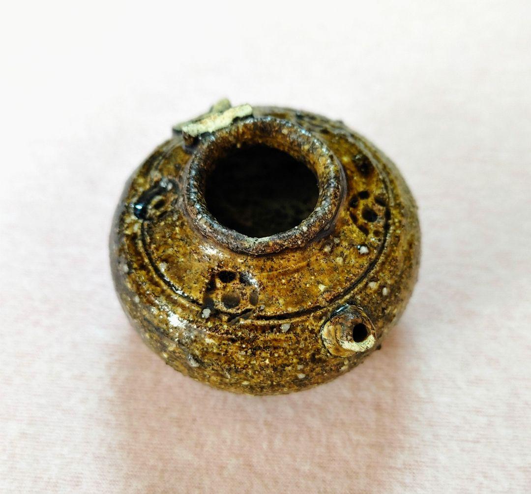 古瀬戸印花文水滴です。（骨董）